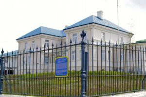 Corte de Apelaciones ratifica pena de cárcel para pintor “exhibicionista”