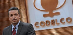Presidente del directorio de Codelco sufrió atentado explosivo en su casa