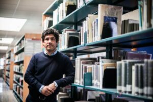 Académico de la UMAG se adjudicó beca de creación del Fondo Nacional de Fomento del Libro y la Lectura