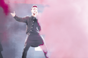 Maluma arrasó anoche: Despertó pasiones y se ganó las dos gaviotas