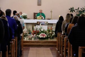 Emotiva misa en memoria de matrimonio magallánico muerto en Argentina