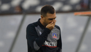 Colo Colo podría quedar sin puntos en el Clausura por inscripción indebida del cuerpo técnico