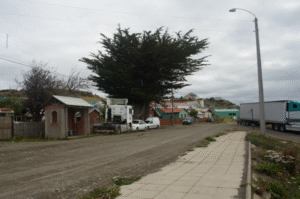 Vecinos de “Pampa Alegre” claman por juegos para  80 niños del sector