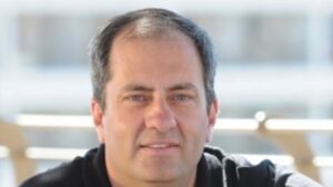 El hombre que avisa de  las catástrofes en el país