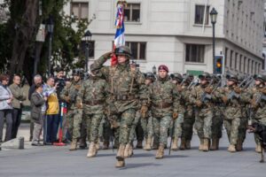 La Cuarta Brigada Acorazada Chorrillos  del Ejército rindió honores a la bandera