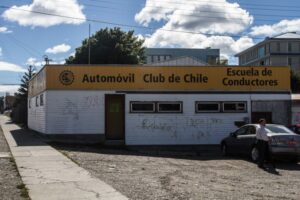 Municipalidad canceló autorización a escuela de conductores clase B del Automóvil Club de Chile