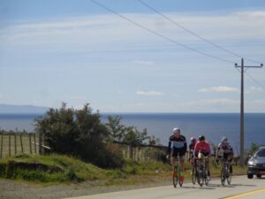 Medio centenar de competidores salen a buscar el triunfo en décima fecha de campeonato de ciclismo