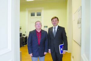 Alcalde de Punta Arenas se reunió por primera vez con presidente del CORE