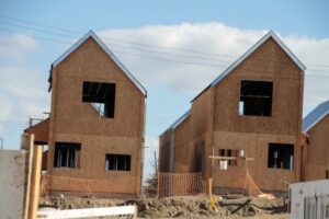 Problemas técnicos en la construcción postergan la entrega de 208 viviendas