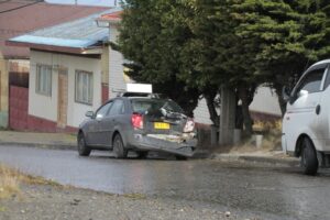 Colisión dejó daños en vehículos