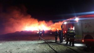 El lunes presentarán querella por agresión  e incendio en el vertedero municipal