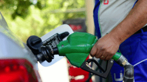 Precio de bencina de 93 octanos caerá tras ocho alzas consecutivas