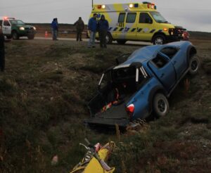 Mujer y niño salvan  tras accidente  en la ruta