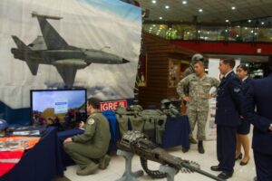 Cuarta Brigada Aérea sorprendió  a visitantes de Zona Franca