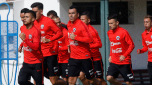 Esteban Paredes sumó 'bonos' en última práctica de Chile: fue escogido entre los titulares