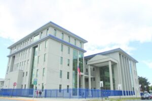 Mujer irá a juicio por ingresar violentamente a vivienda y amenazar de muerte a mujer con bebé