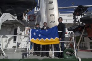 Natalinos pudieron abordar la embarcación insigne de Greenpeace