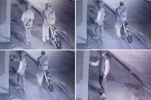 Jóvenes fueron captados por cámaras de seguridad rayando el muro de una vivienda particular