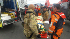 Francesa perdida en Canal Sarmiento es rescatada por personal de la Armada