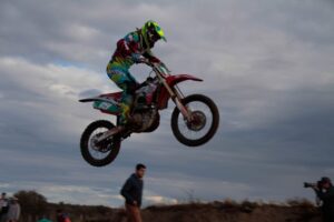 Cristian Vidal se adueñó del podium, en la categoría expertos del motocross regional