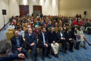 Ministra hizo histórica entrega de títulos de dominio y amplió concesión en Fuerte Bulnes