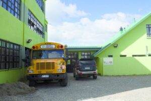 Buses amarillos de escuelas no pueden funcionar por falta de financiamiento