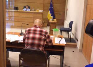 Justicia deja libre a menor con numerosas condenas y Fiscalía critica normativa