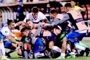Católica recuperó la memoria: le quitó el invicto  a Flamengo y se afianza en la Copa Libertadores