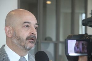 Condenan a imputado que agredió a víctima con botella y a carabinero en la comisaría