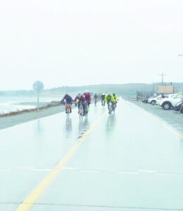 Con lluvia y viento se desarrolló la penúltima fecha del campeonato de ciclismo regional