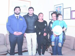 PDI logró dar con menor desaparecida cuando  pedía comida en local