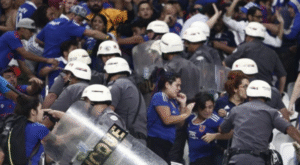 26 barristas 'azules' detenidos por incidentes en Brasil: Corinthians cobrará daños a la U