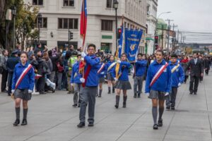 Fuerza Aérea y Escuela Villa Las Nieves  encabezaron el desfile dominical