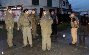 Violento incidente protagonizaron esta mañana dos conductores en la Población Silva Henríquez