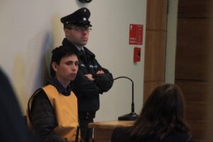 Condenan a joven por robar cartera a mano armada a mujer en la vía pública