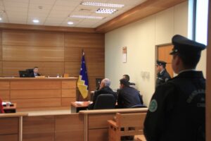 Amenazó a su pareja con sacarle  los ojos por llegar de madrugada