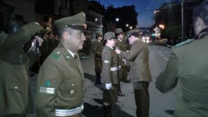 Seis funcionarios de Carabineros fueron premiados tempranamente hoy por nonagésimo aniversario