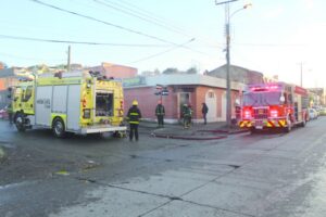 Investigan robo e intencionalidad en incendio de local nocturno