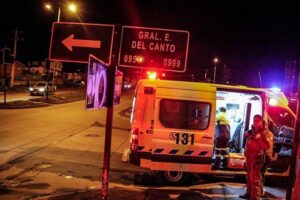 Dos jóvenes fueron apuñalados por un grupo de sujetos