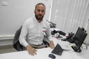 Camionetas y usados con doble tracción “guapean” en Zona Franca