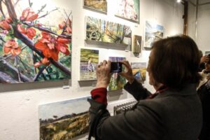 Se realizó el lanzamiento de la  Exposición de Mujeres Pintoras