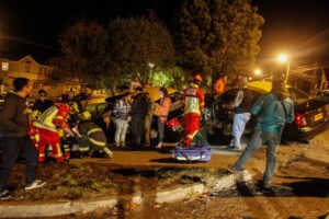 Dos taxis colisionan violentamente en el centro de Punta Arenas