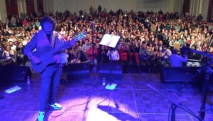 “No más Afps”, pidió Piero durante recital ofrecido en Punta Arenas