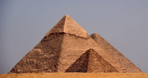 Hallan vestigios de pirámide de 3.700 años de antigüedad en Egipto