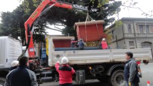 Carros de los artesanos fueron retirados esta tarde de la plaza Benjamín Muñoz Gamero