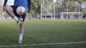 Crítico estudio financiero de  clubes del fútbol chileno