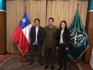 Hijos de funcionarios policiales recibieron becas por rendimiento académico destacado