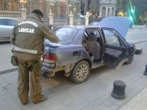Roban cuatro automóviles y frustran robo de un quinto en pleno centro de Punta Arenas
