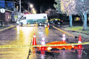 Carabineros pericia en laboratorio muestra orgánica extraída de auto que podría haber participado en atropello