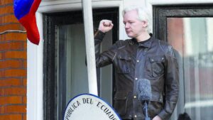 Assange celebra cierre de investigación  en Suecia